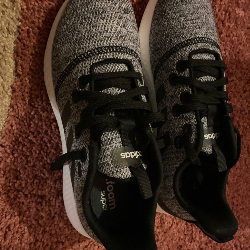 Shoes - Picture 6 of 8